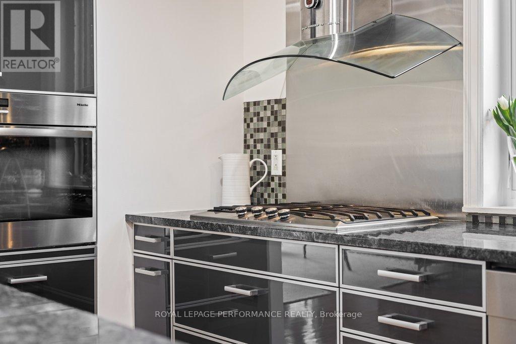 35 Waverley Street, Ottawa, Ontario  K2P 0T7 - Photo 19 - X13038310