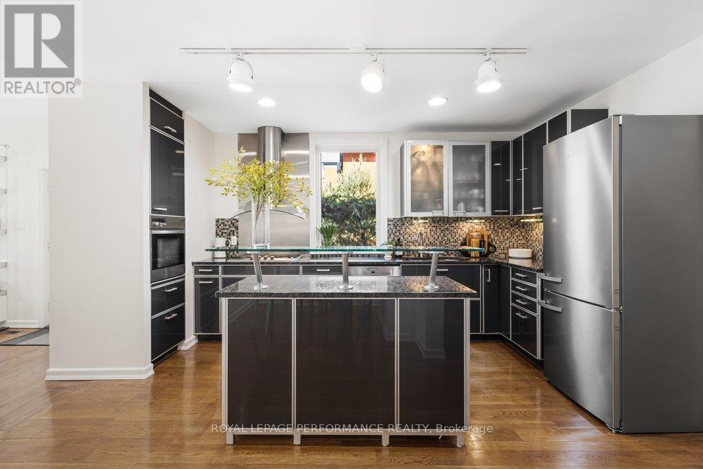 35 Waverley Street, Ottawa, Ontario  K2P 0T7 - Photo 20 - X13038310