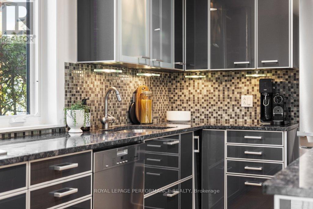 35 Waverley Street, Ottawa, Ontario  K2P 0T7 - Photo 24 - X13038310