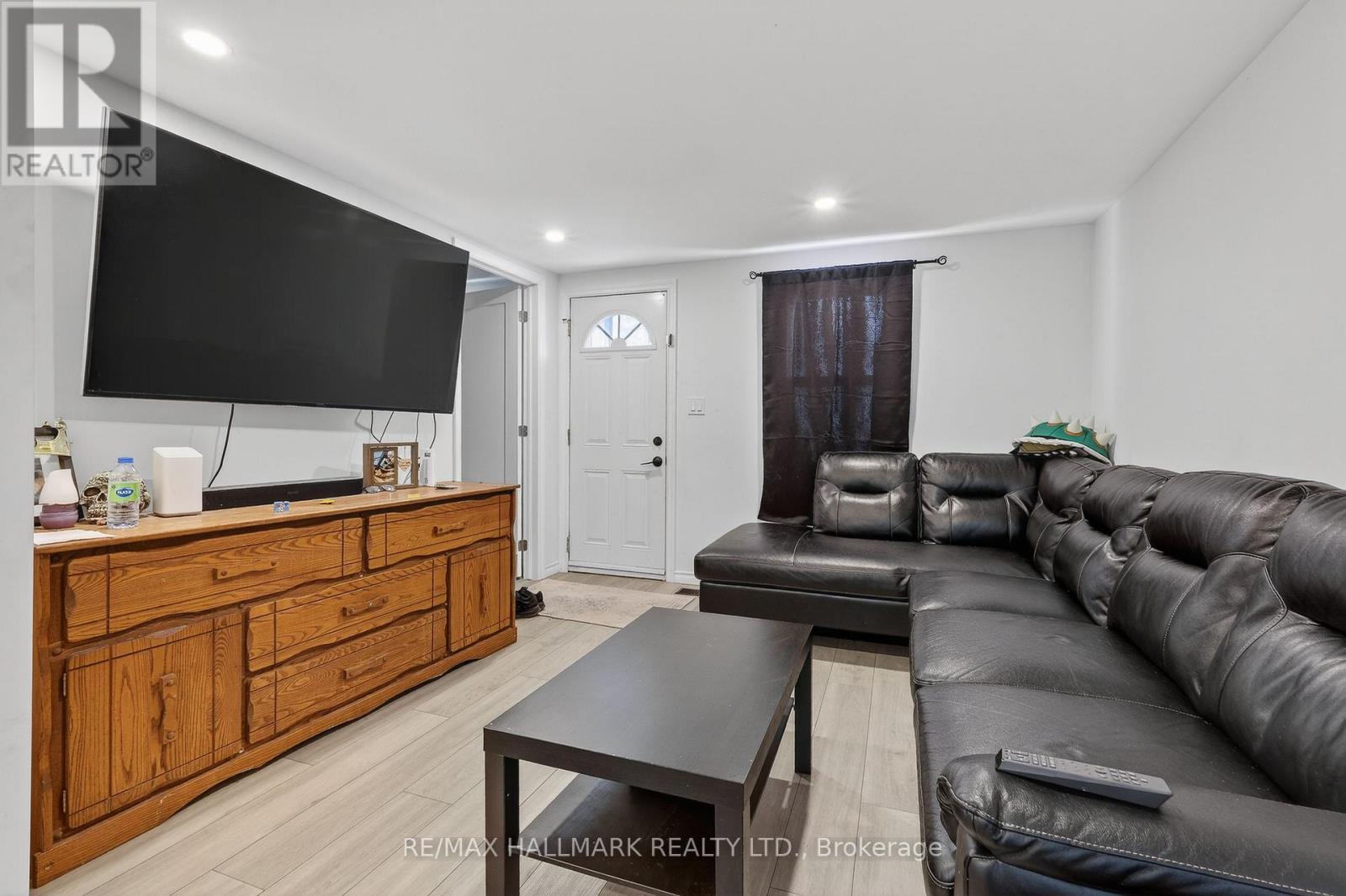 452 Montrave Avenue, Oshawa, Ontario  L1J 4S7 - Photo 3 - E13030580