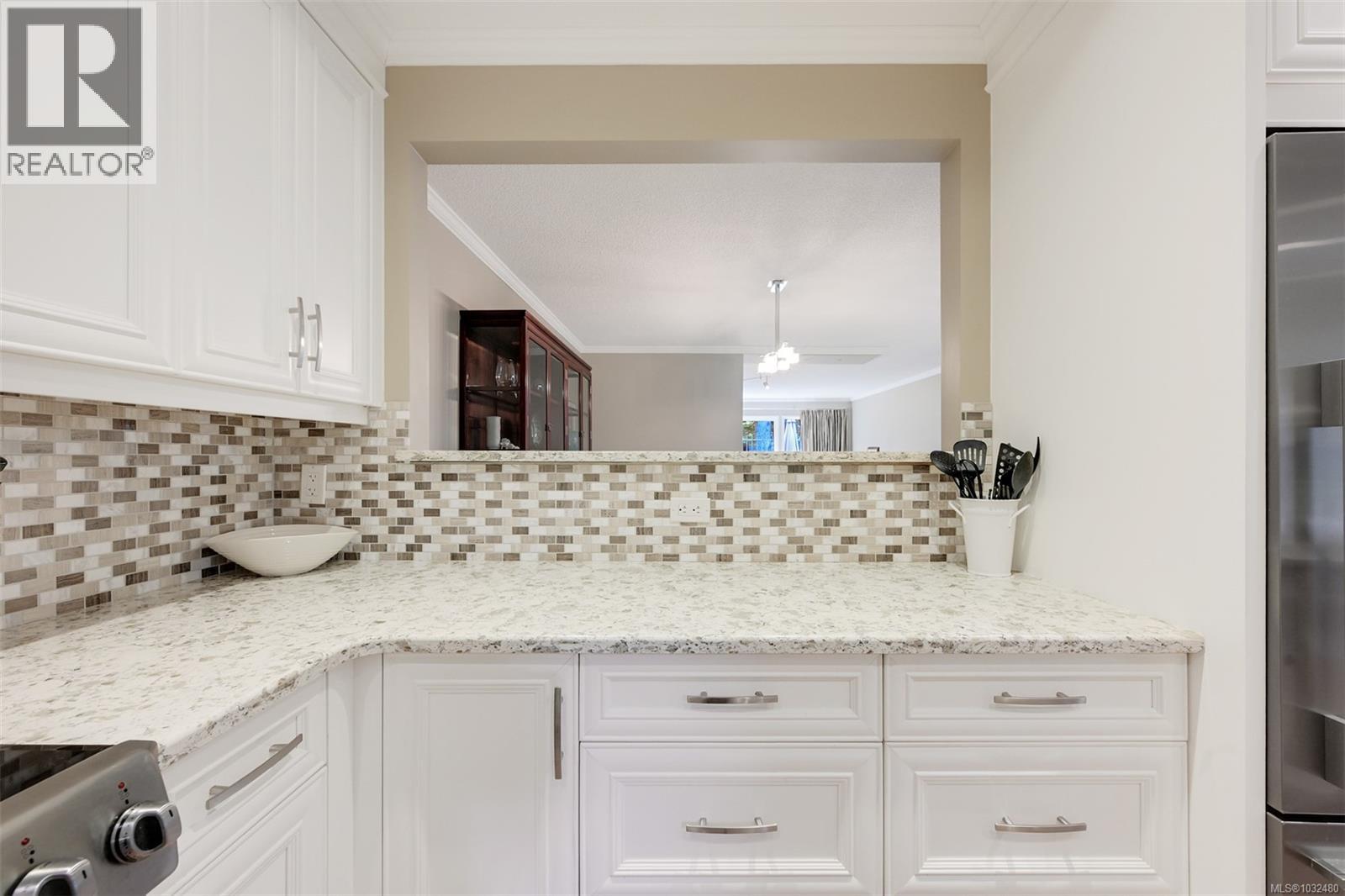 104 2345 Cedar Hill Cross Rd, Oak Bay, British Columbia  V8P 5M8 - Photo 18 - 1032480