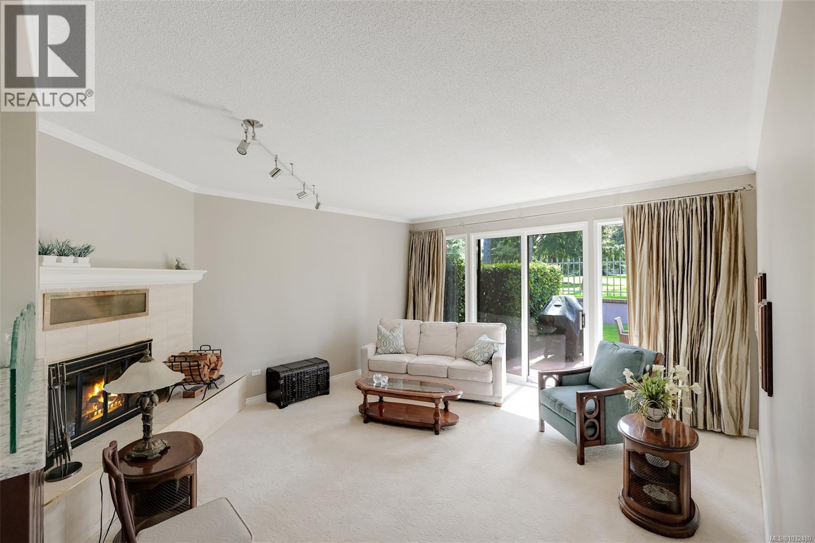 104 2345 Cedar Hill Cross Rd, Oak Bay, British Columbia  V8P 5M8 - Photo 6 - 1032480