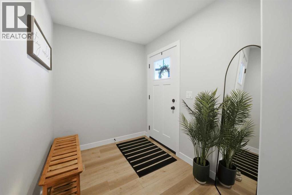 56 Trinity Street, Lacombe, Alberta  T4L 0L1 - Photo 3 - A2304077