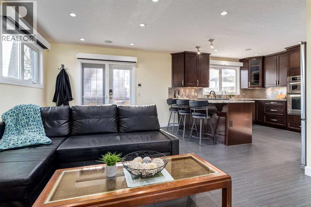 5001 30 Avenue SW, Calgary, Alberta  T3E 6P9 - Photo 4 - A2284644