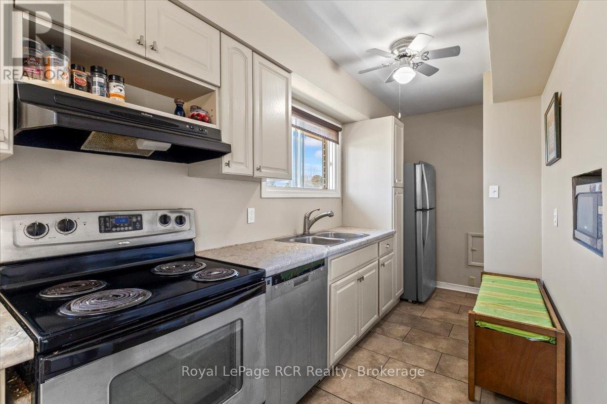 610 13th Street, Hanover, Ontario  N4N 1Y8 - Photo 8 - X13038346