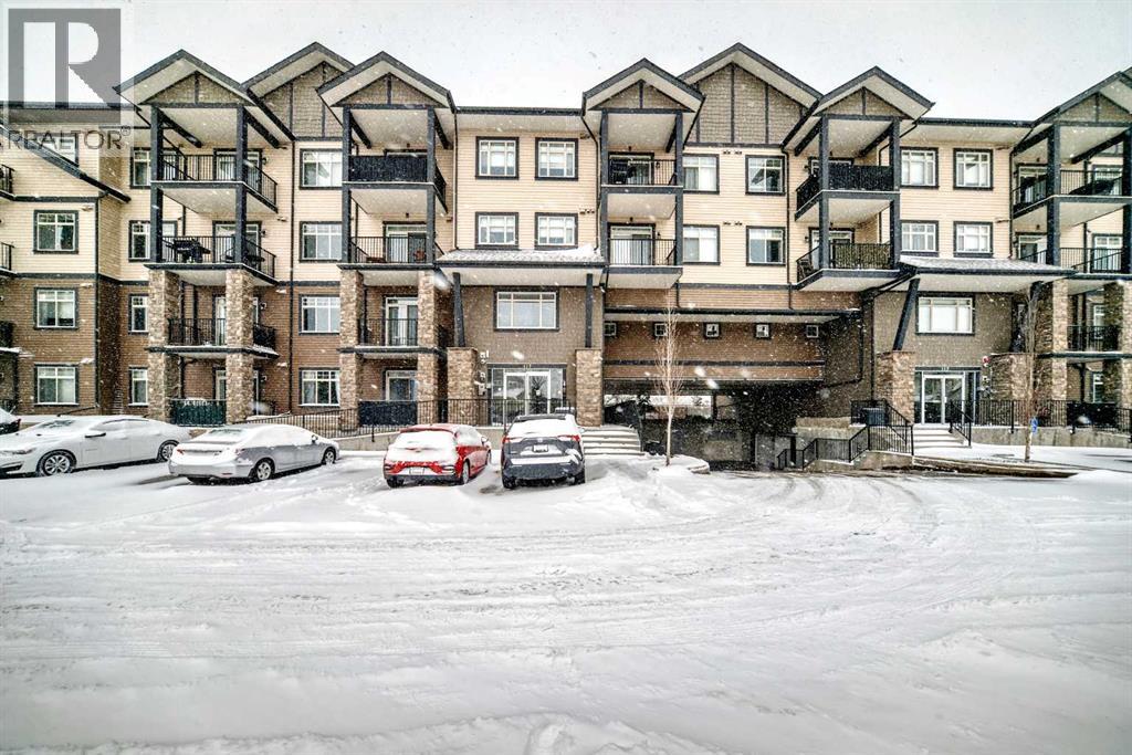 101, 117 Copperpond Common SE, Calgary, Alberta  T2Z 5E2 - Photo 2 - A2302487