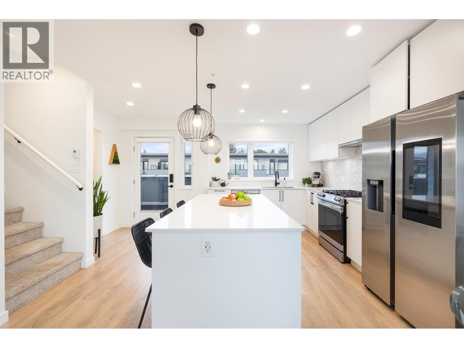 444 545 E 2nd Street, North Vancouver, British Columbia  V7L 1E1 - Photo 6 - R3108115