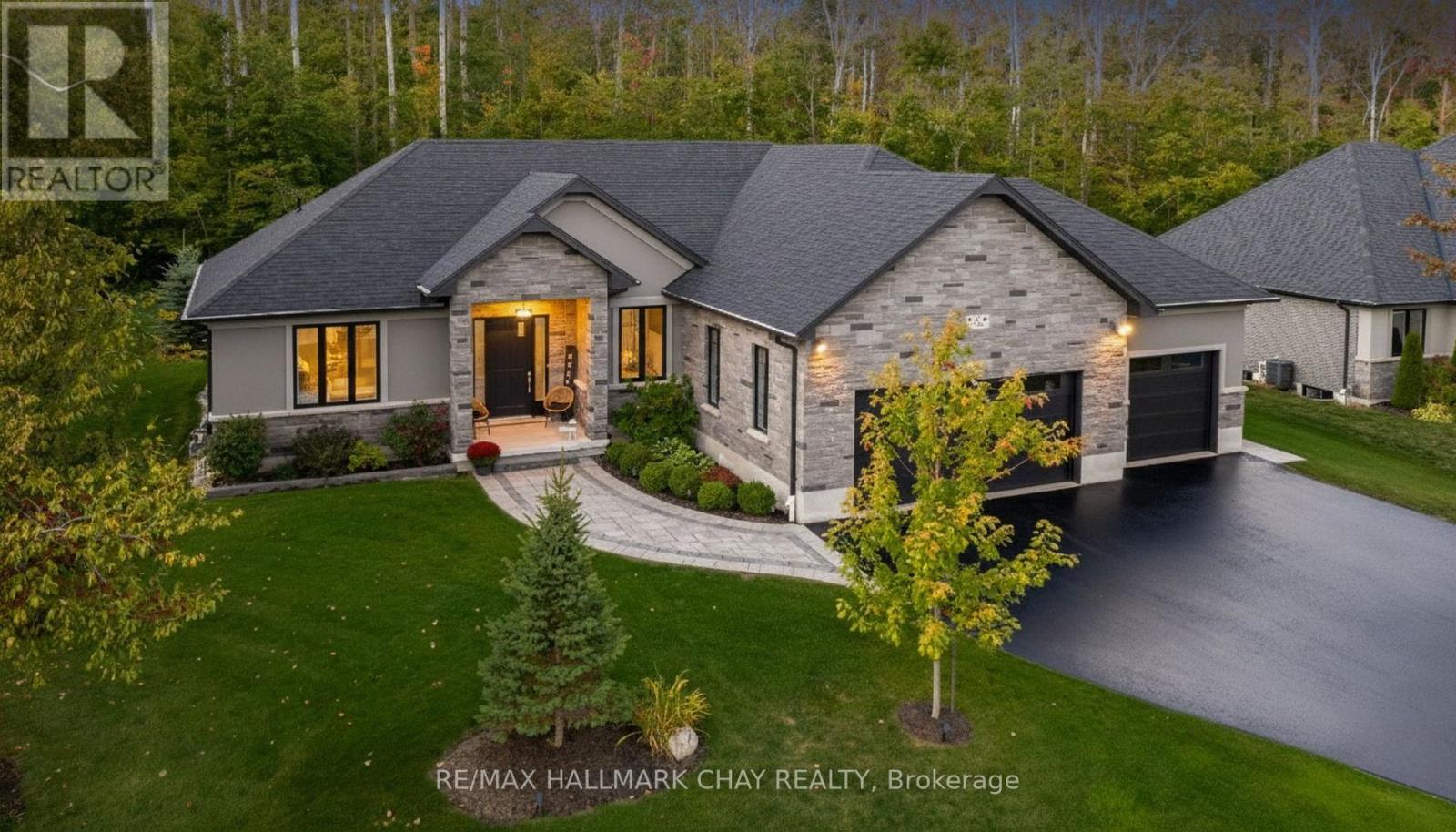 8 BYERS STREET, Springwater, Ontario