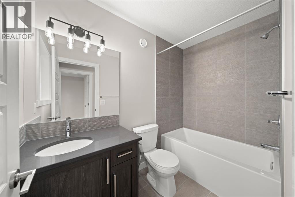 21 Sora Gate SE, Calgary, Alberta  T3S 0M6 - Photo 9 - A2280059