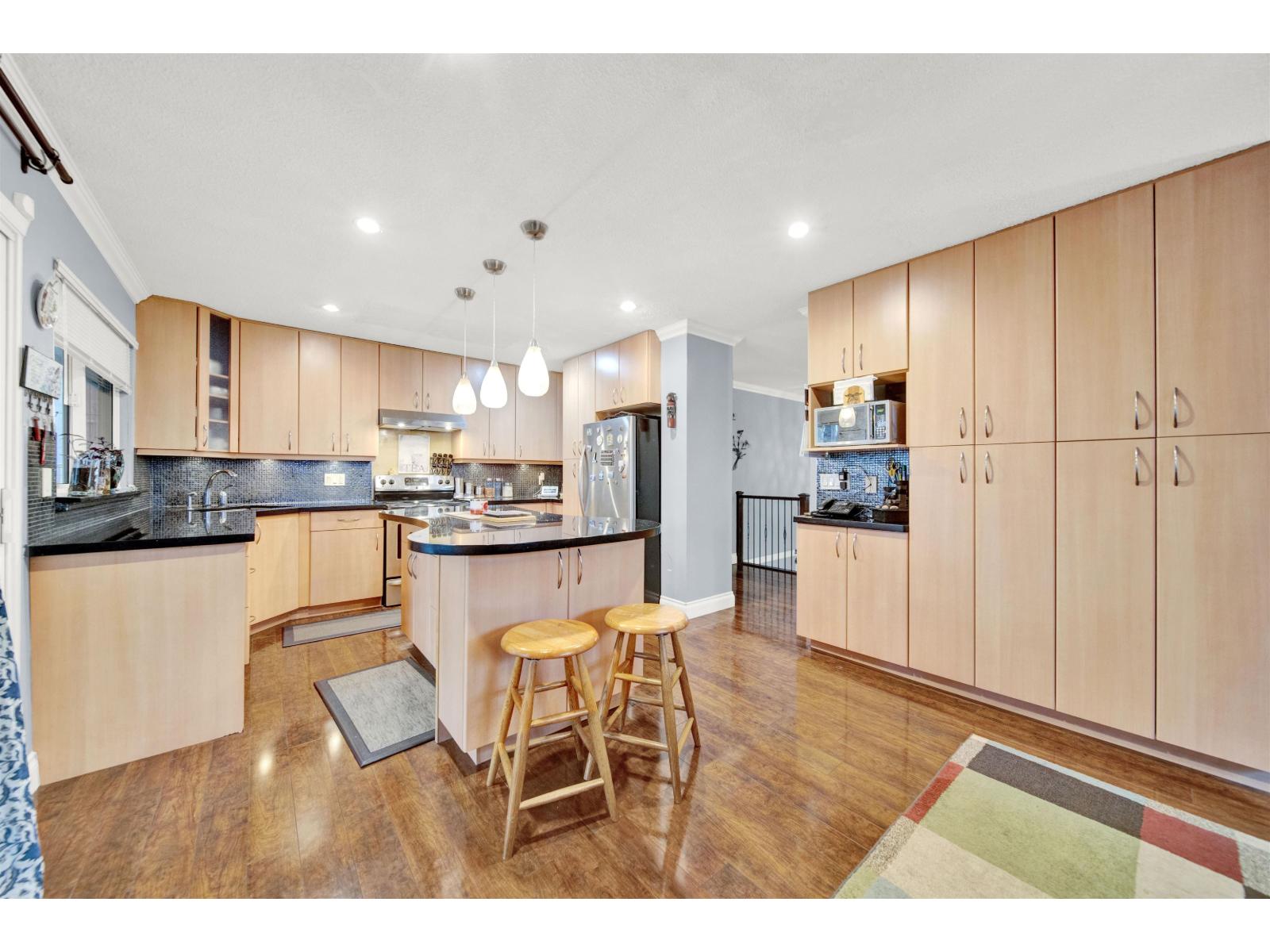 12754 Campbell Place, Surrey, British Columbia  V3V 6C8 - Photo 7 - R3115342