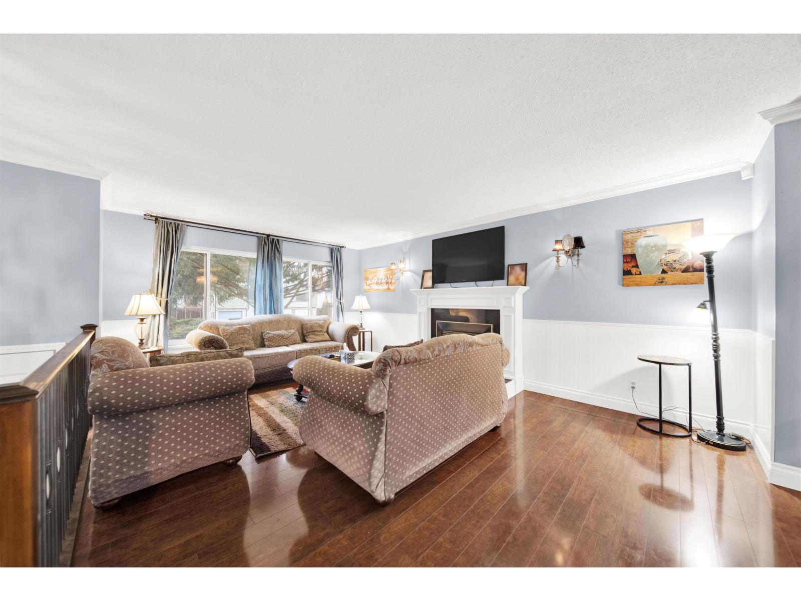 12754 Campbell Place, Surrey, British Columbia  V3V 6C8 - Photo 5 - R3115342