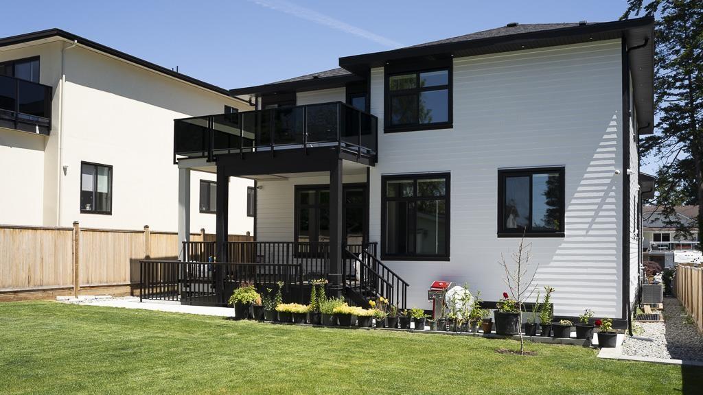 937 160b Street, Surrey, British Columbia  V4A 9A7 - Photo 3 - R3114444