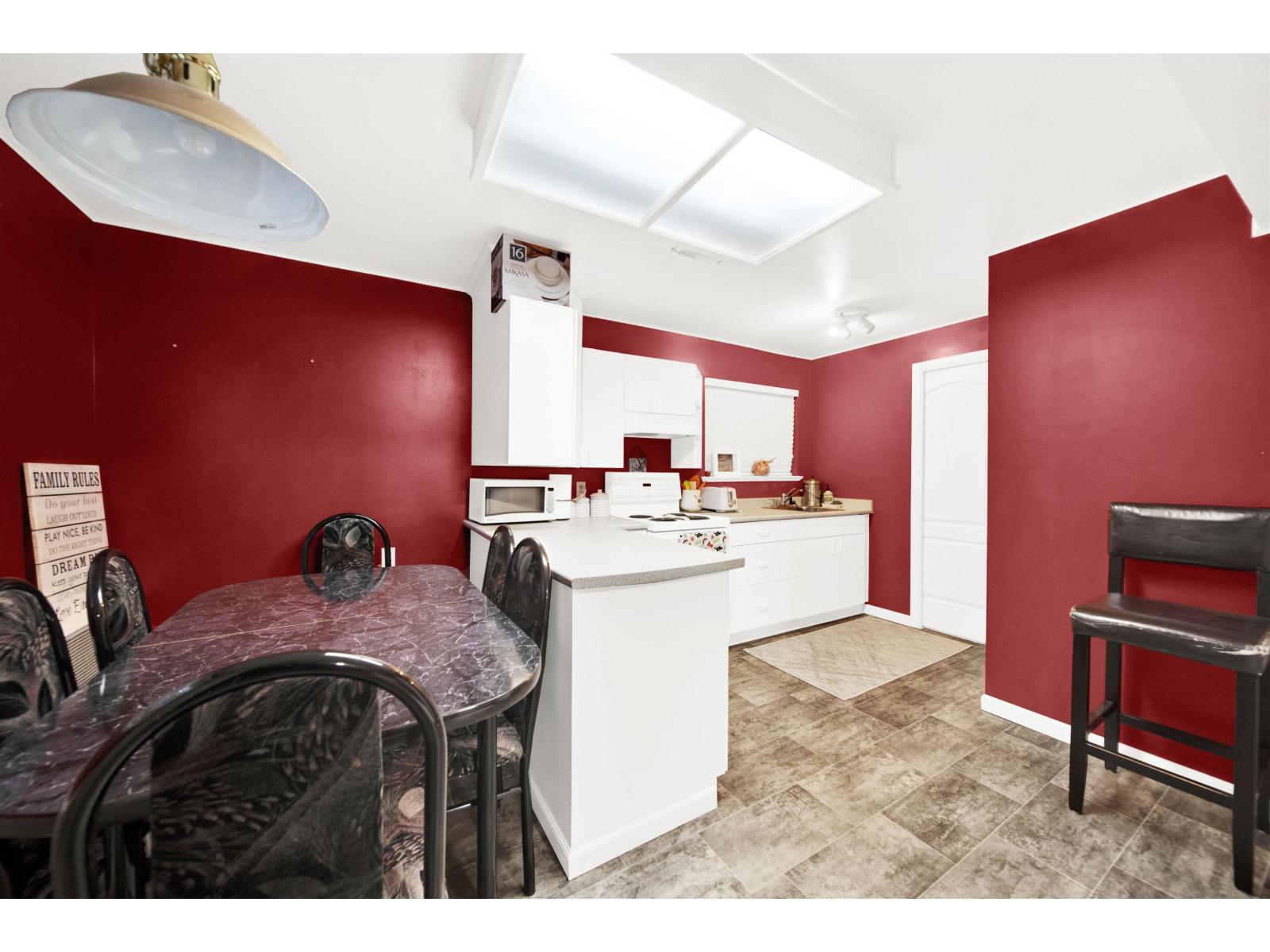 12754 Campbell Place, Surrey, British Columbia  V3V 6C8 - Photo 15 - R3115342