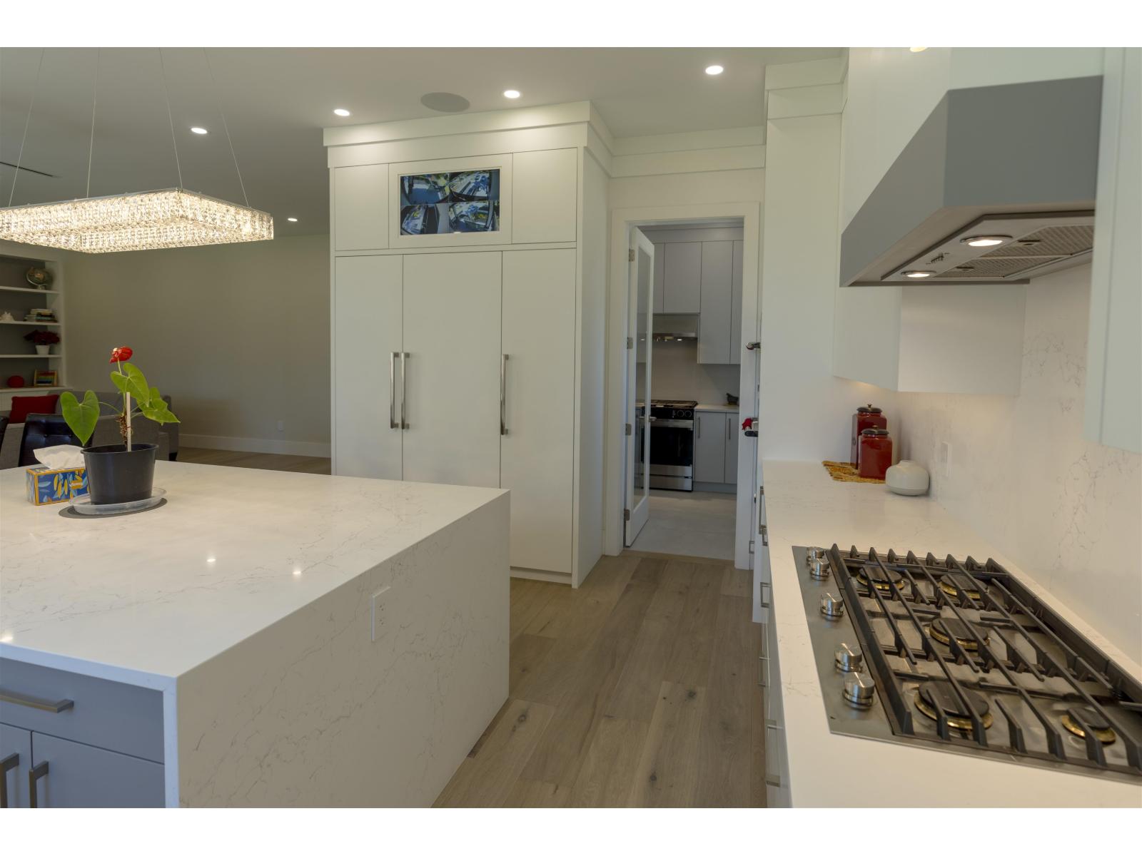 937 160b Street, Surrey, British Columbia  V4A 9A7 - Photo 11 - R3114444