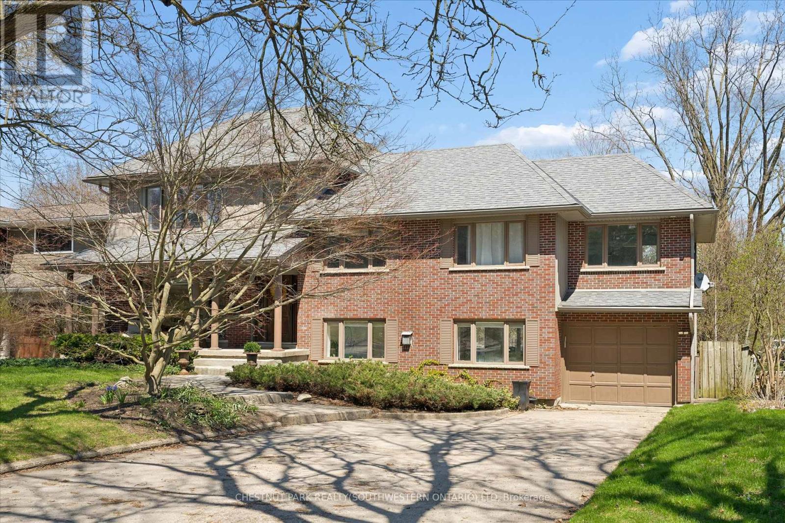 75 LYON AVENUE, Guelph, Ontario