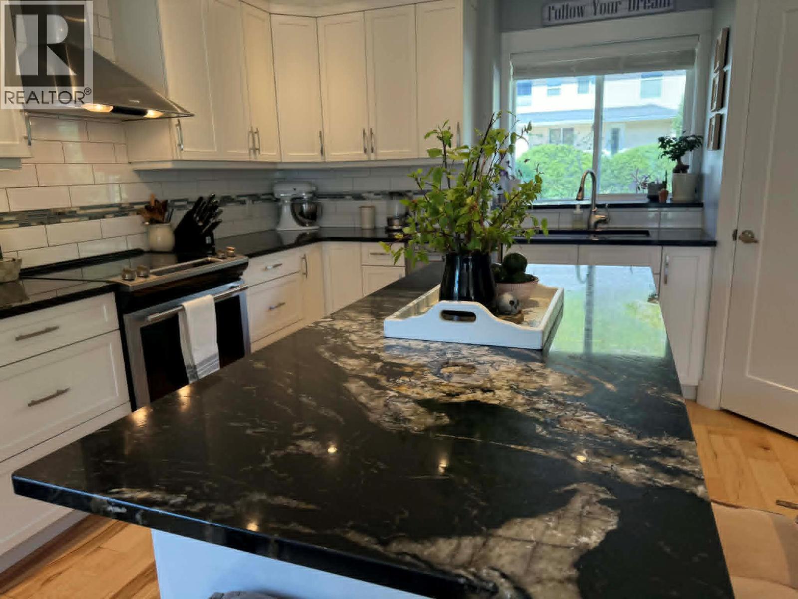 3583 14th Avenue, Castlegar, British Columbia  V1N 4J2 - Photo 17 - 10379202