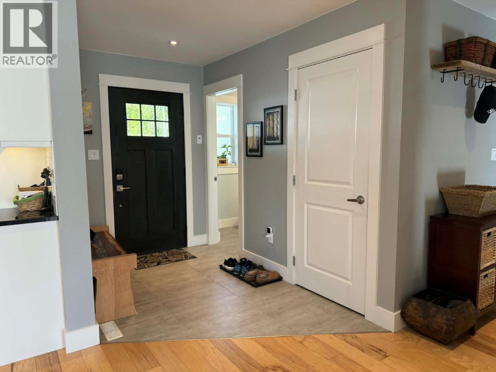 3583 14th Avenue, Castlegar, British Columbia  V1N 4J2 - Photo 84 - 10379202