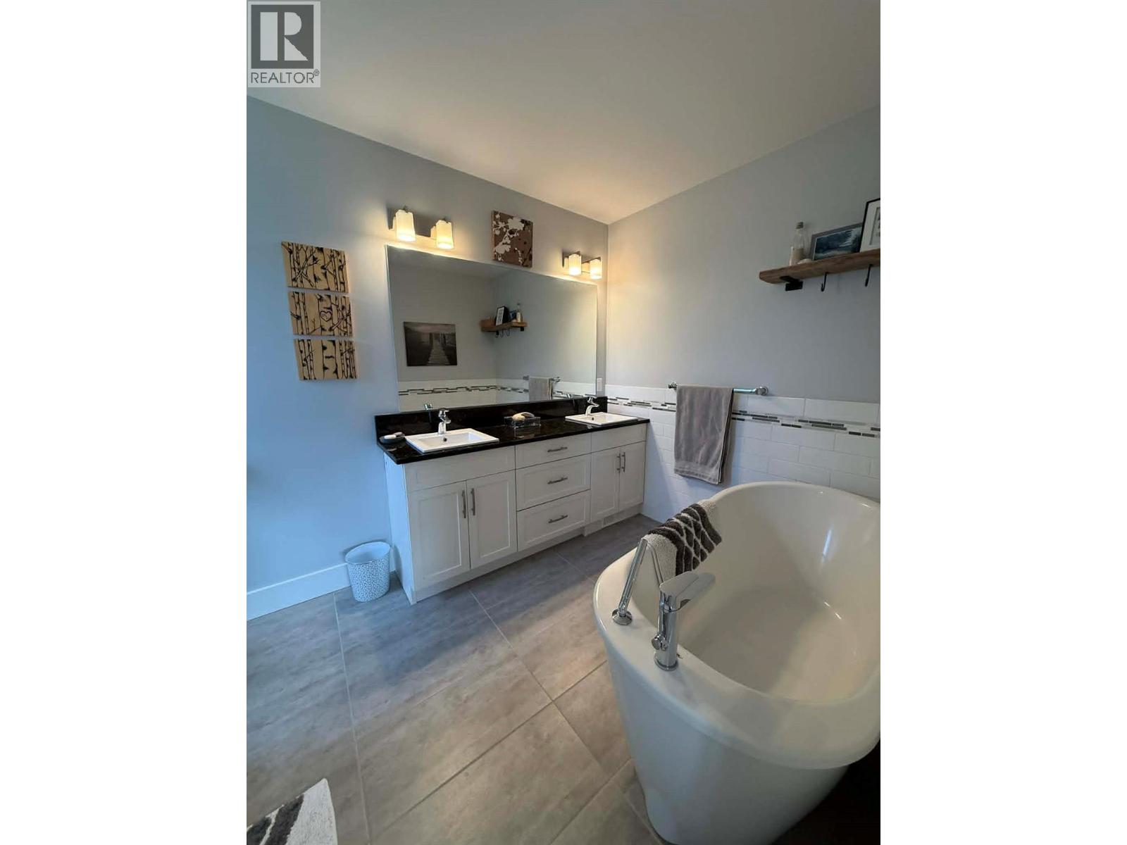 3583 14th Avenue, Castlegar, British Columbia  V1N 4J2 - Photo 39 - 10379202