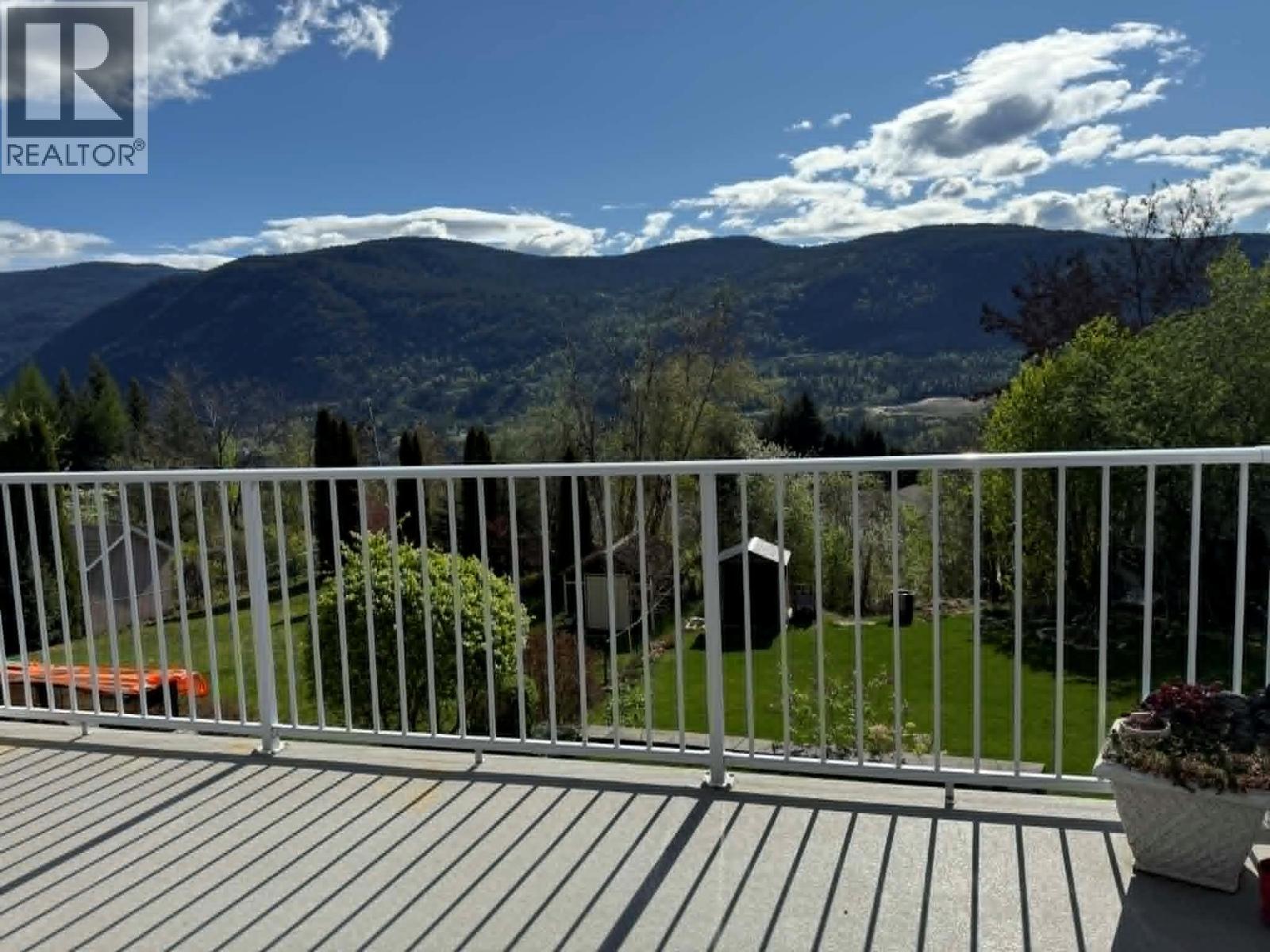 3583 14th Avenue, Castlegar, British Columbia  V1N 4J2 - Photo 82 - 10379202