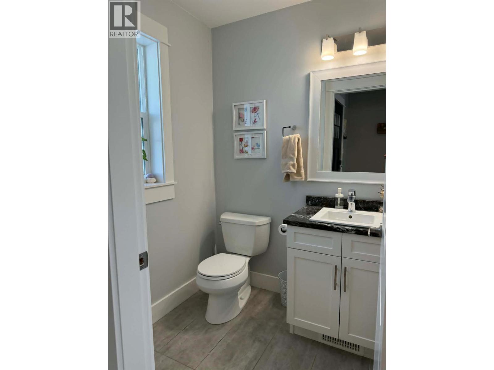 3583 14th Avenue, Castlegar, British Columbia  V1N 4J2 - Photo 83 - 10379202