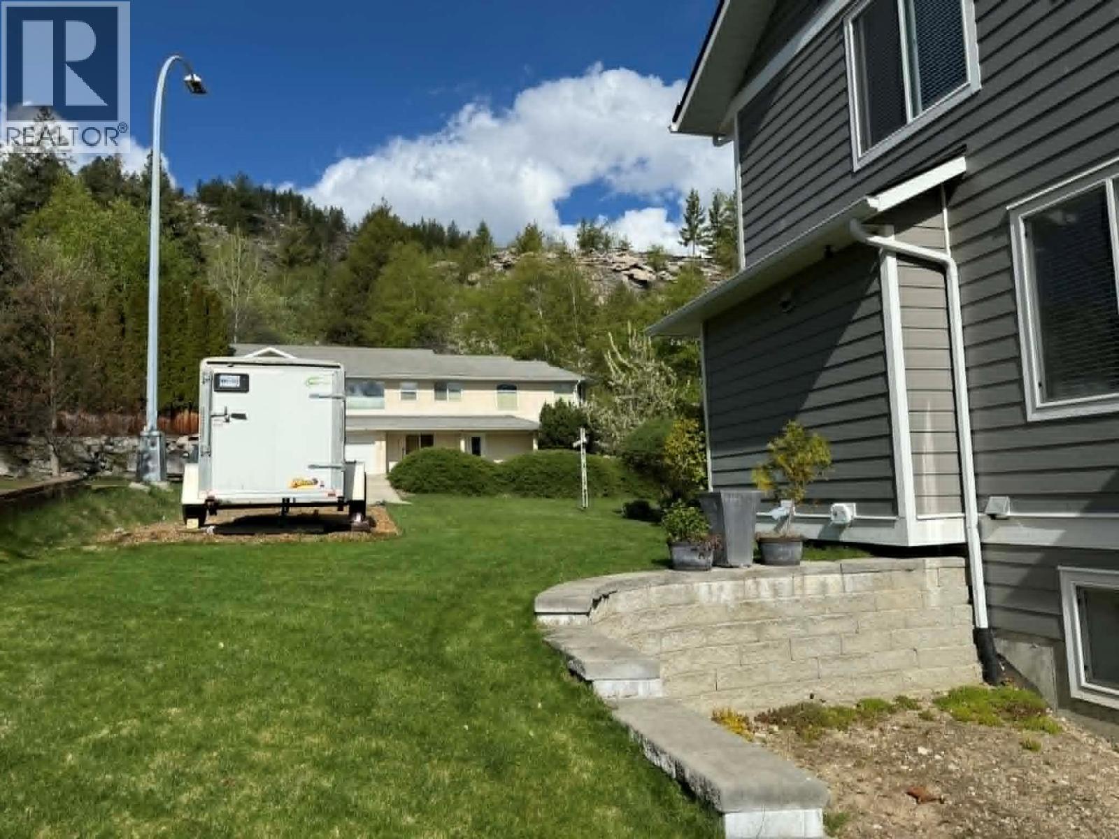 3583 14th Avenue, Castlegar, British Columbia  V1N 4J2 - Photo 61 - 10379202