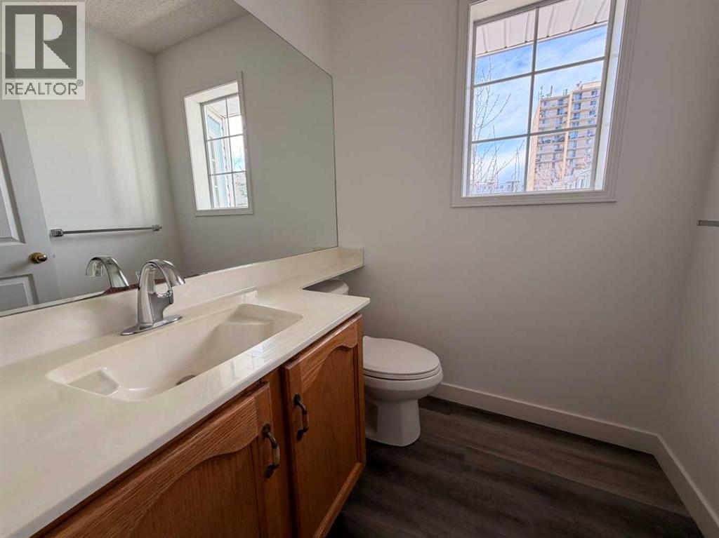 52 Kingsland Court Sw, Calgary, Alberta  T2V 0S2 - Photo 20 - A2303289