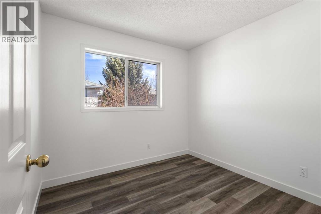 52 Kingsland Court Sw, Calgary, Alberta  T2V 0S2 - Photo 28 - A2303289