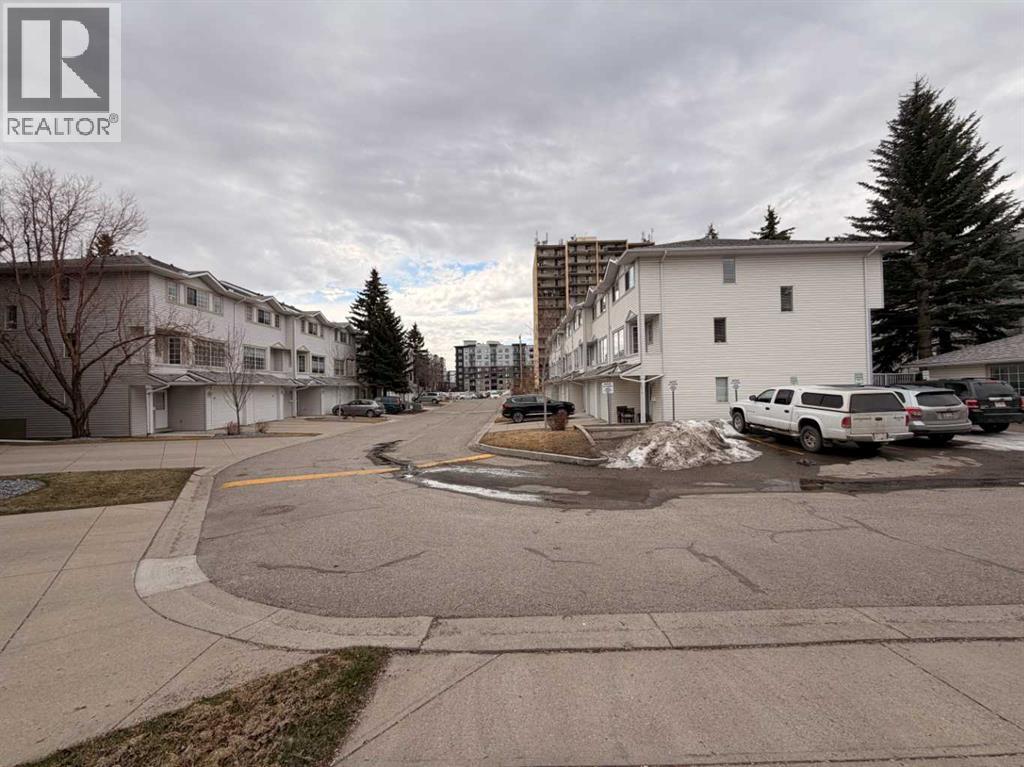 52 Kingsland Court Sw, Calgary, Alberta  T2V 0S2 - Photo 40 - A2303289