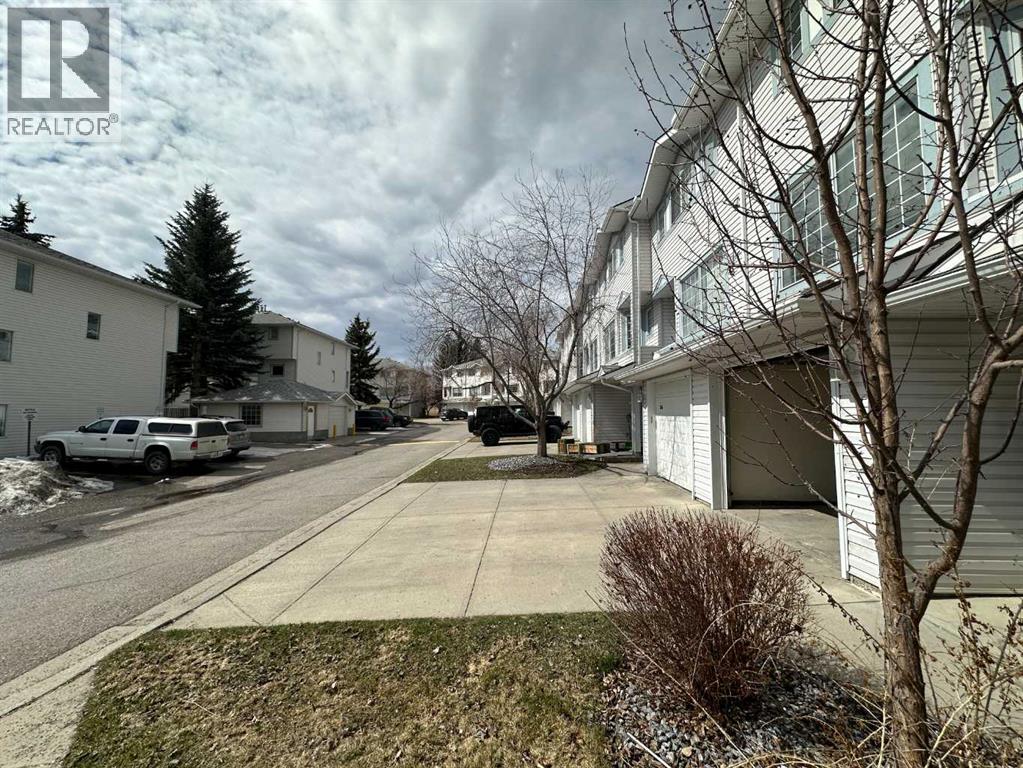 52 Kingsland Court Sw, Calgary, Alberta  T2V 0S2 - Photo 42 - A2303289