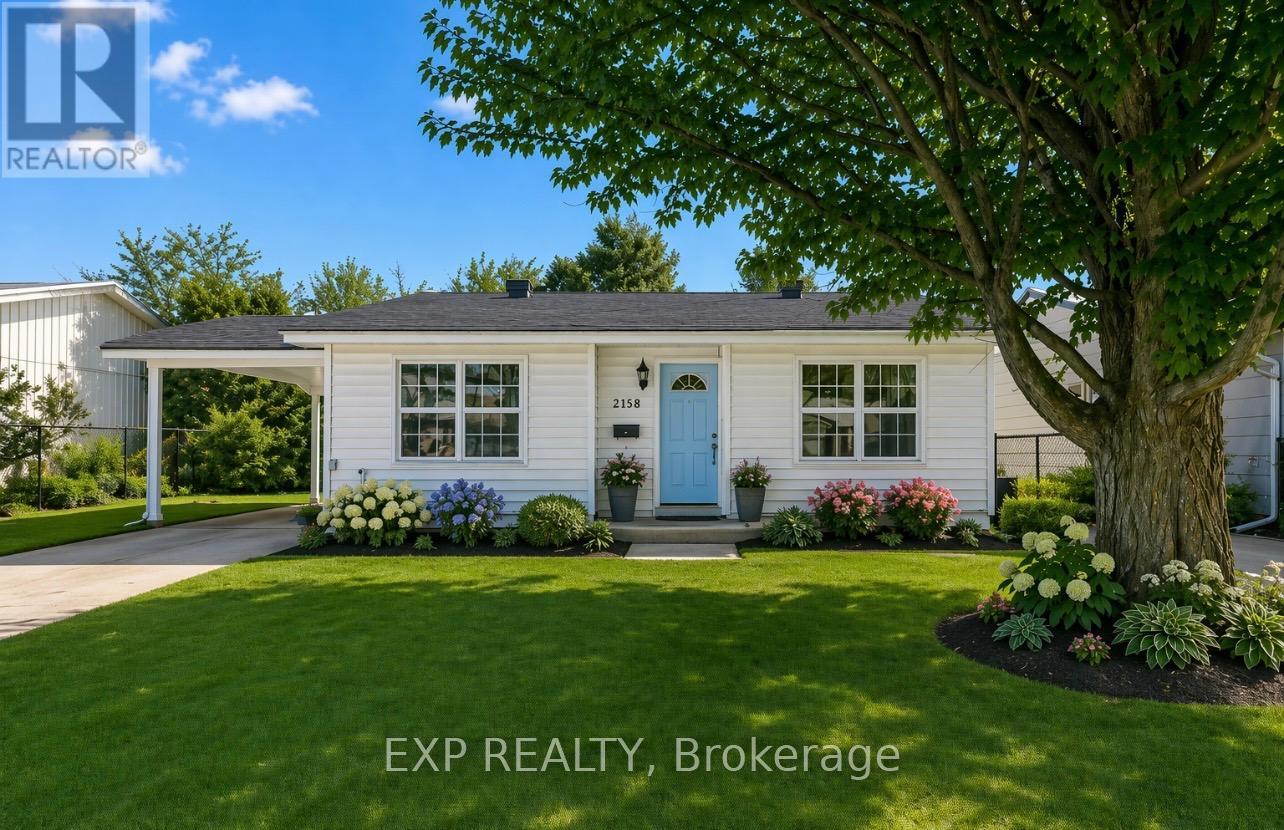 2158 Fillmore Crescent, Ottawa, Ontario  K1J 6A4 - Photo 2 - X12935712