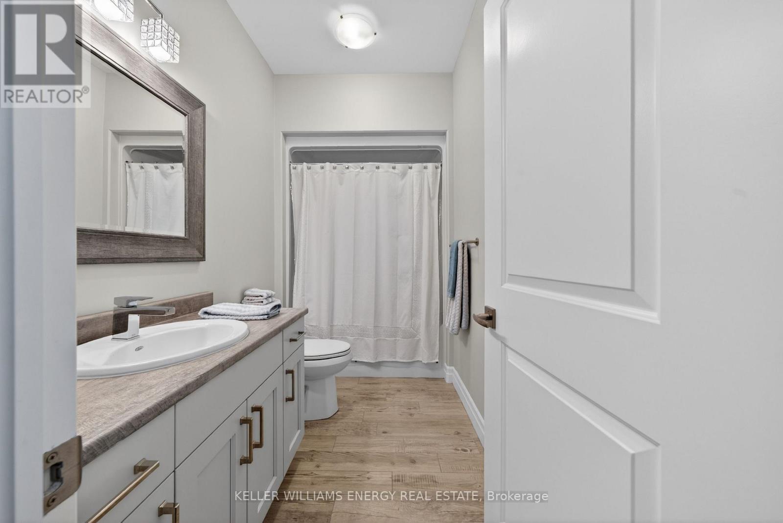 56 Hummingbird Drive, Belleville (Thurlow Ward), Ontario  K8N 0H7 - Photo 9 - X13038374