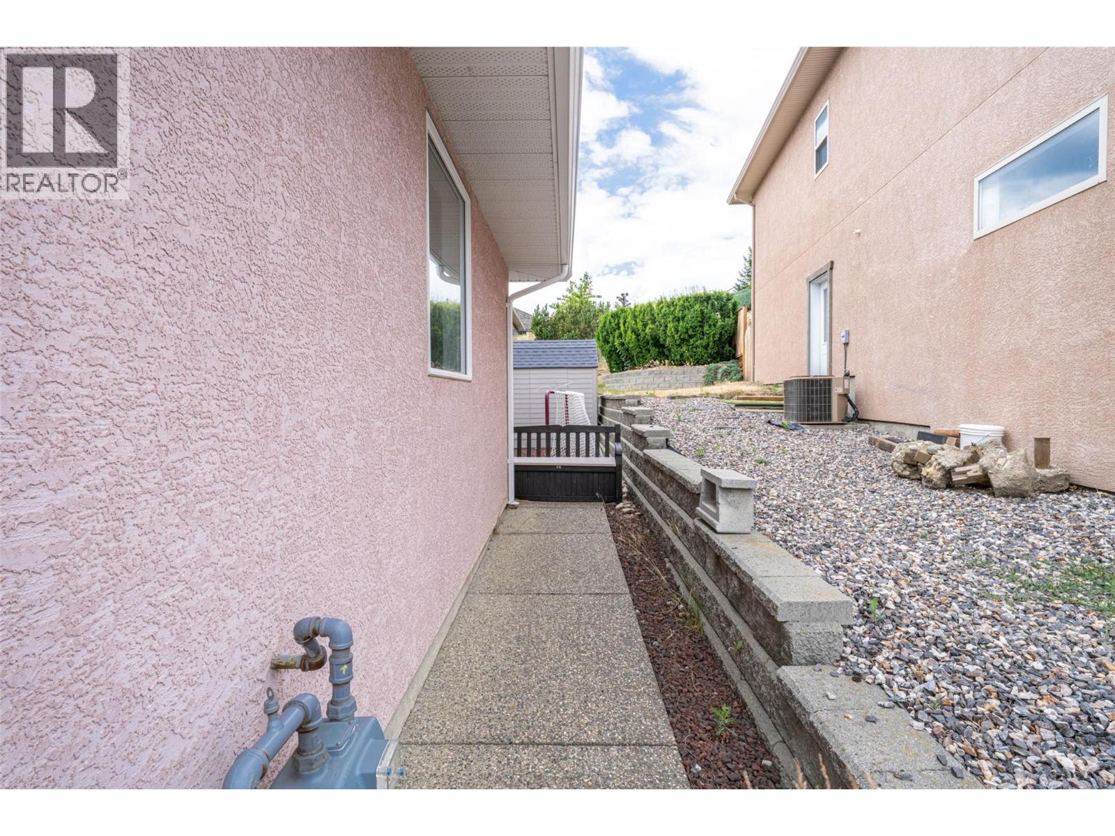 400 Fortress Crescent, Vernon, British Columbia  V1B 3W3 - Photo 17 - 10353854