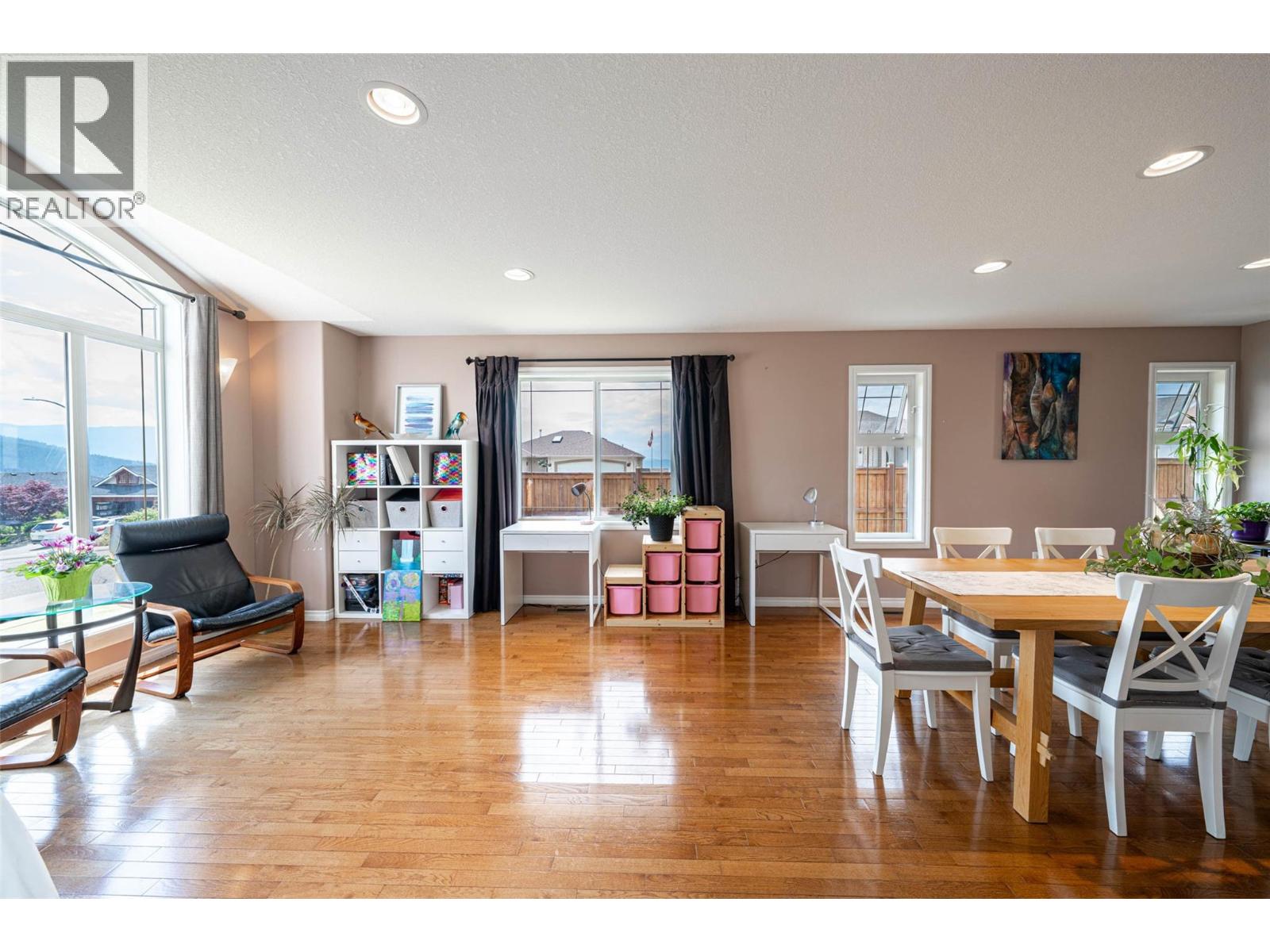 400 Fortress Crescent, Vernon, British Columbia  V1B 3W3 - Photo 24 - 10353854