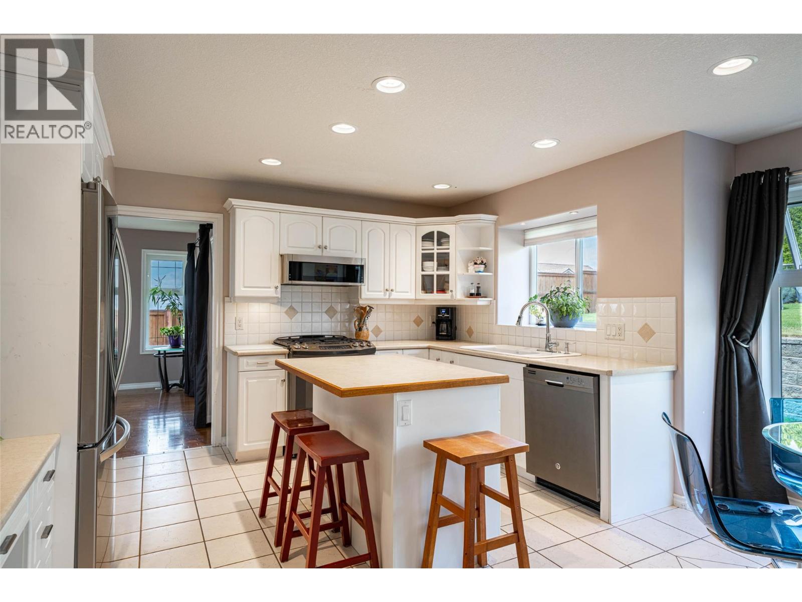 400 Fortress Crescent, Vernon, British Columbia  V1B 3W3 - Photo 29 - 10353854