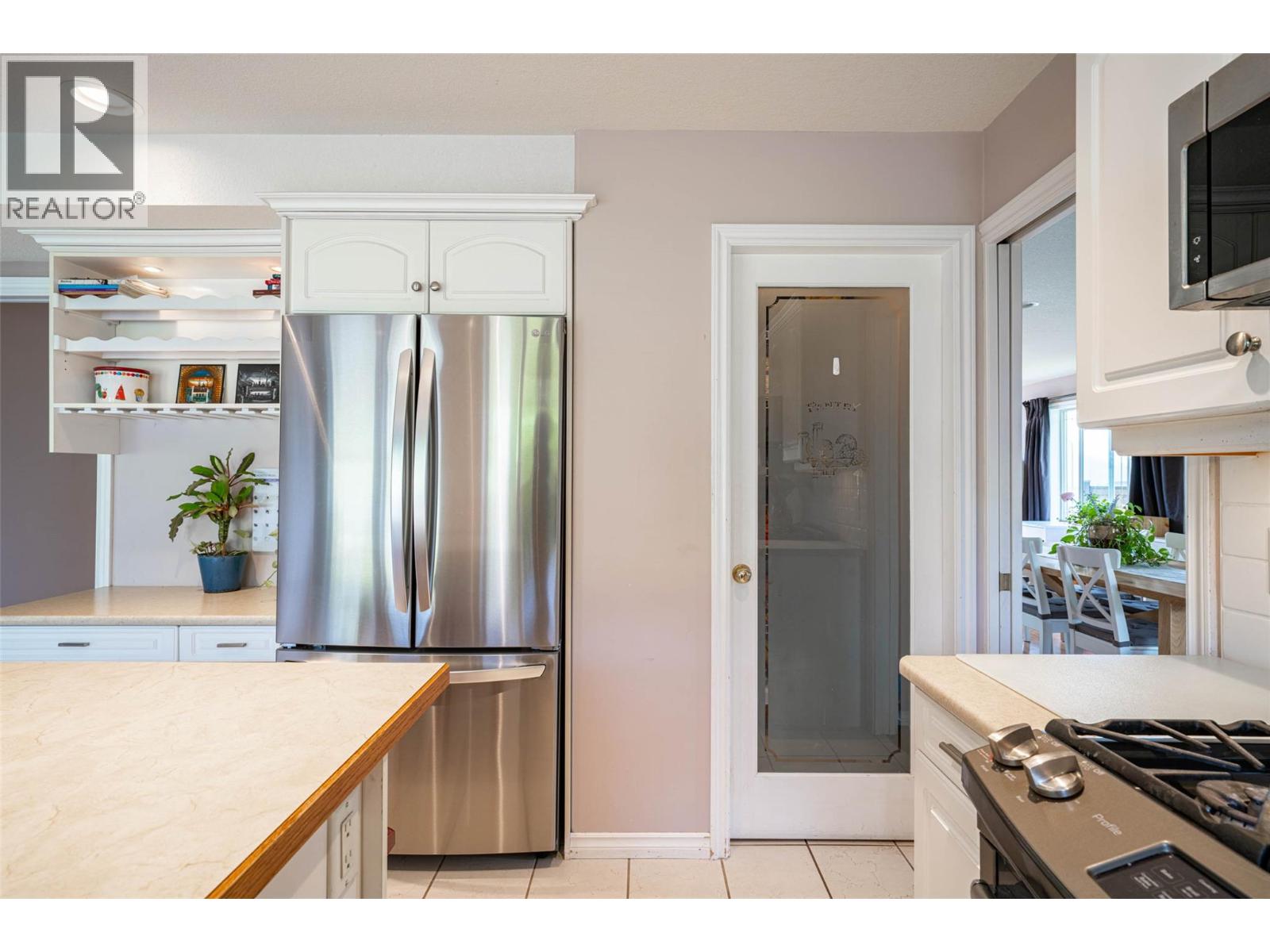 400 Fortress Crescent, Vernon, British Columbia  V1B 3W3 - Photo 34 - 10353854