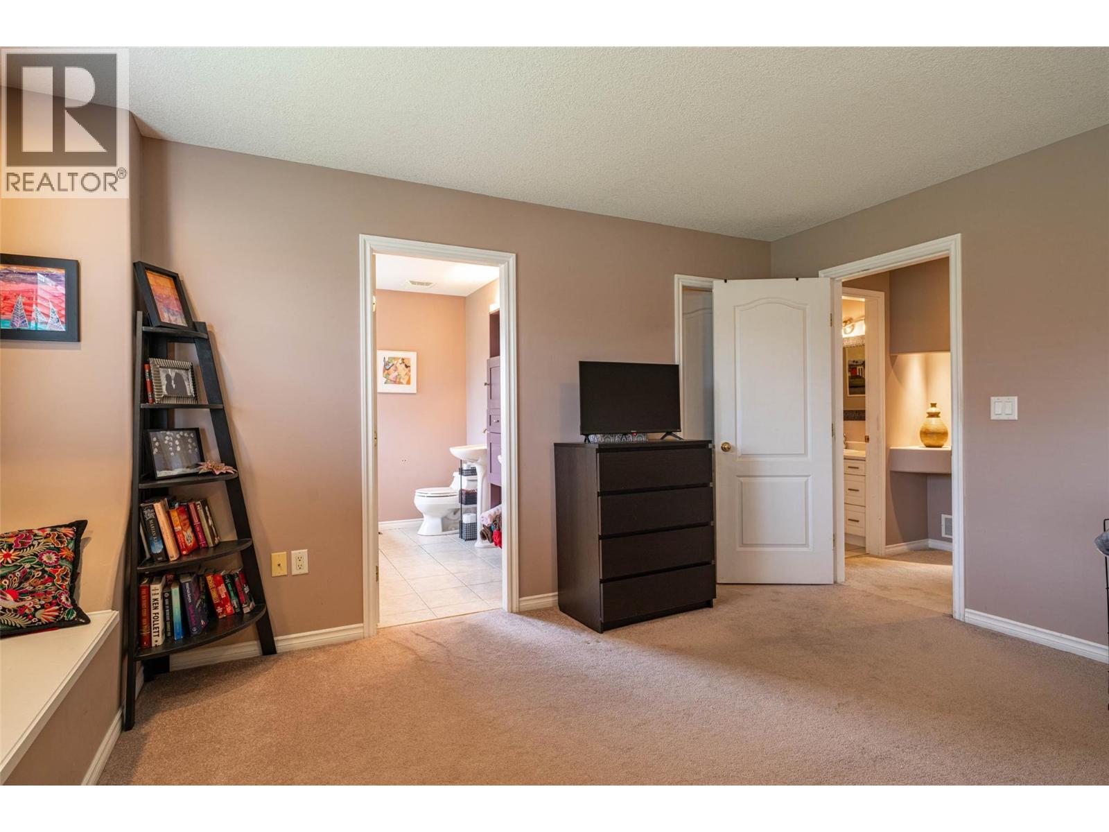 400 Fortress Crescent, Vernon, British Columbia  V1B 3W3 - Photo 49 - 10353854