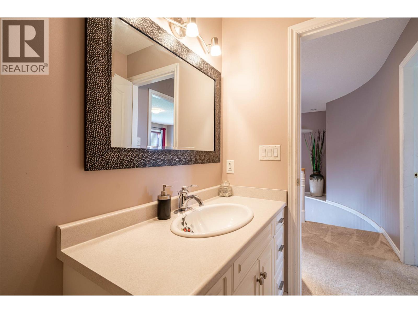 400 Fortress Crescent, Vernon, British Columbia  V1B 3W3 - Photo 54 - 10353854