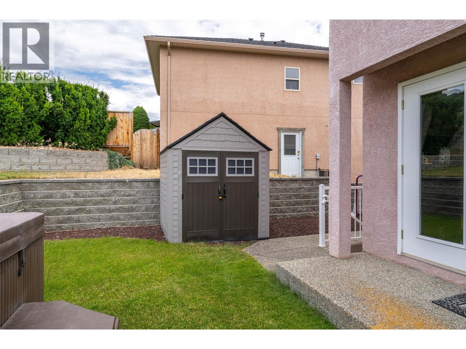 400 Fortress Crescent, Vernon, British Columbia  V1B 3W3 - Photo 6 - 10353854