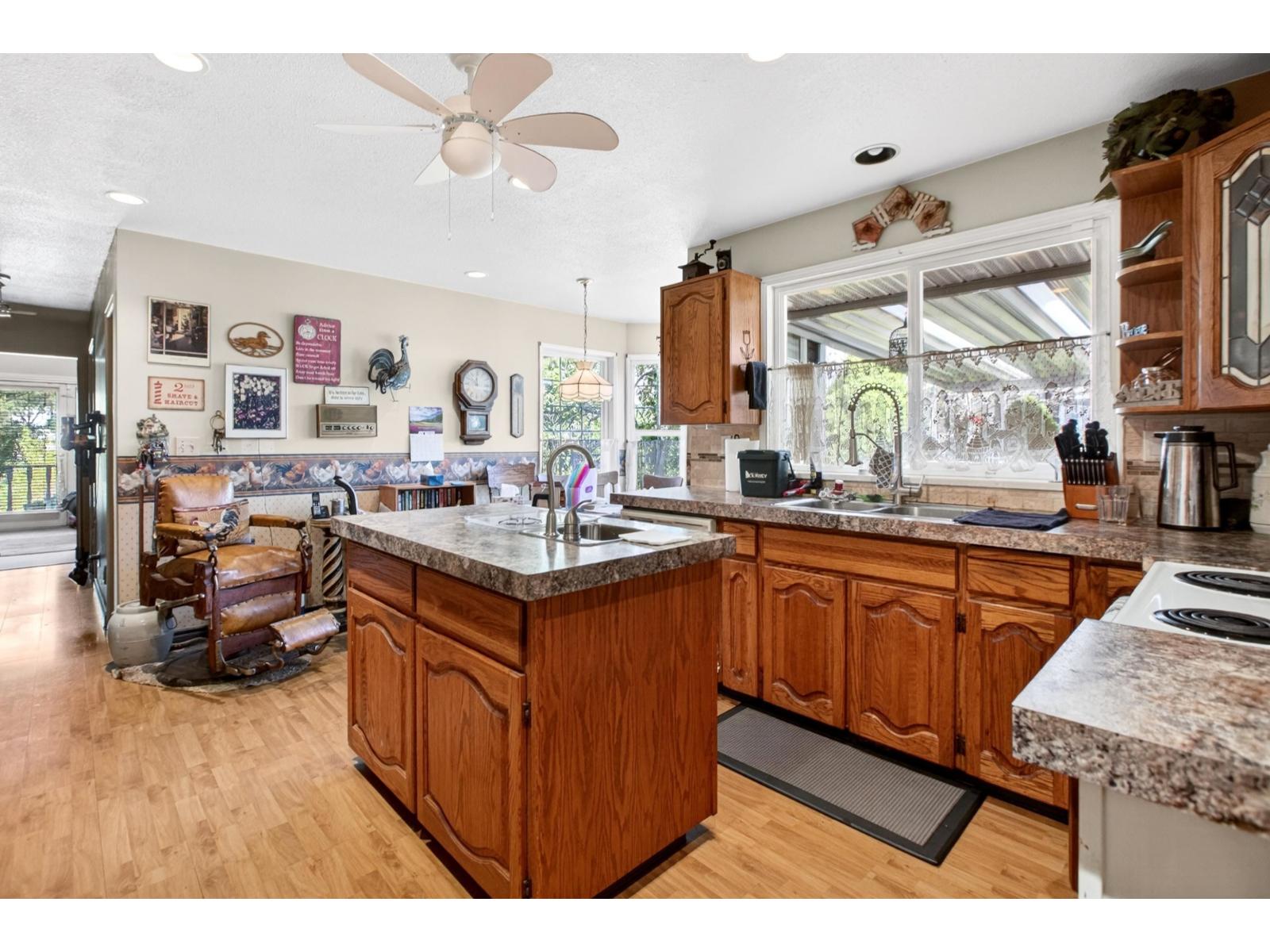 15467 Kildare Drive, Surrey, British Columbia  V3S 6L2 - Photo 7 - R3115391