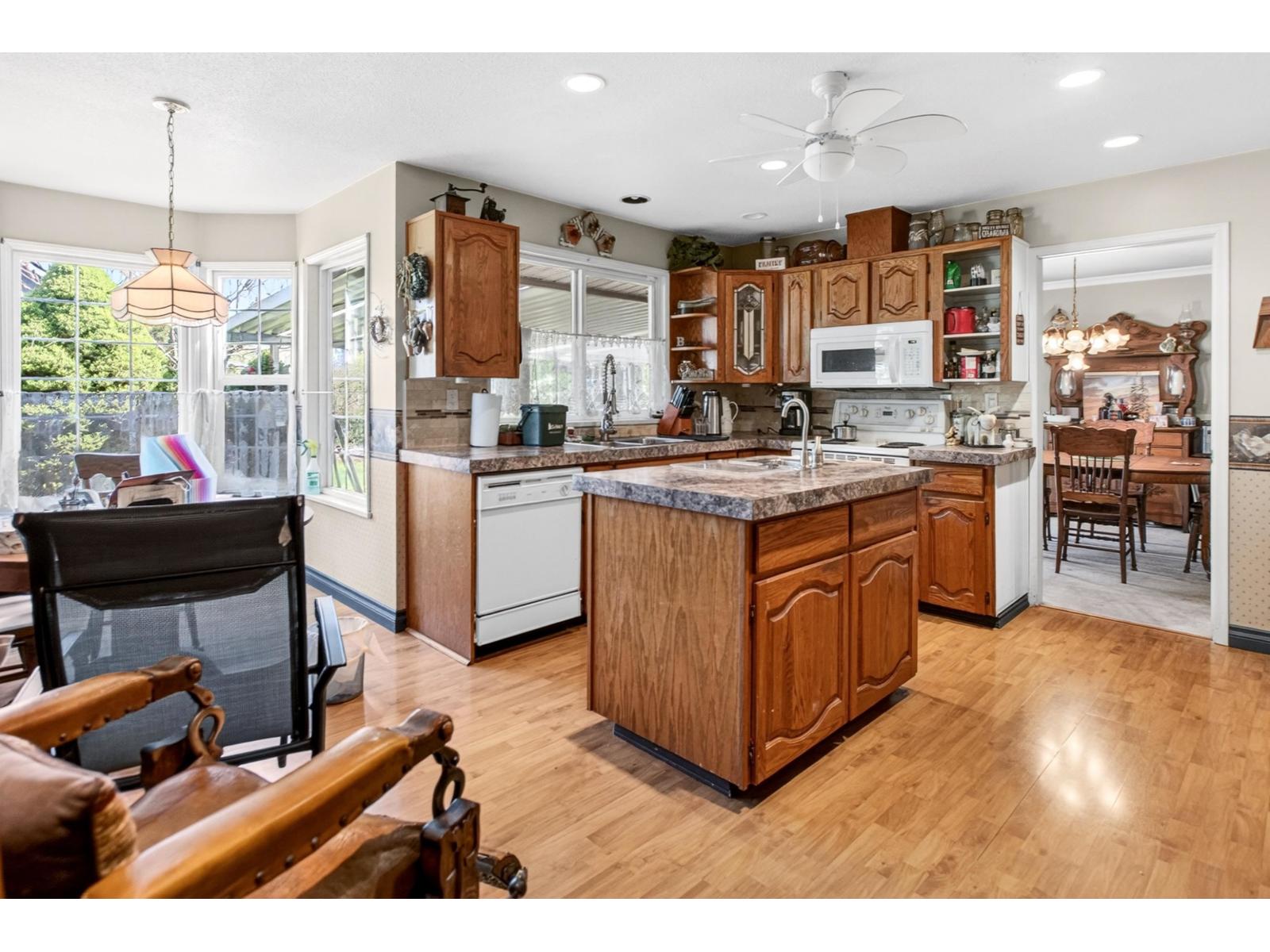 15467 Kildare Drive, Surrey, British Columbia  V3S 6L2 - Photo 9 - R3115391