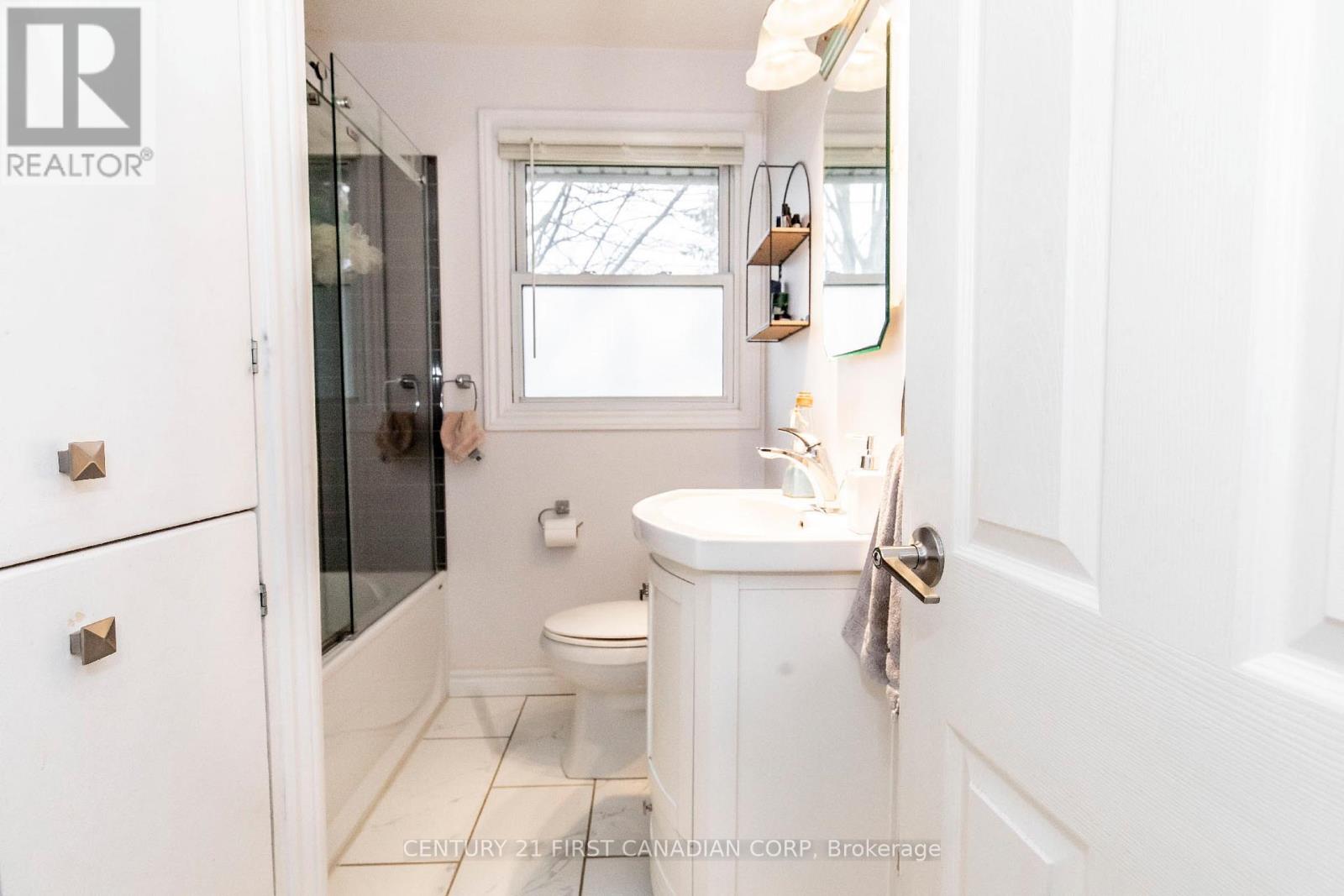 232 Queen Street, Strathroy-Caradoc, Ontario  N7G 2J1 - Photo 17 - X13038402