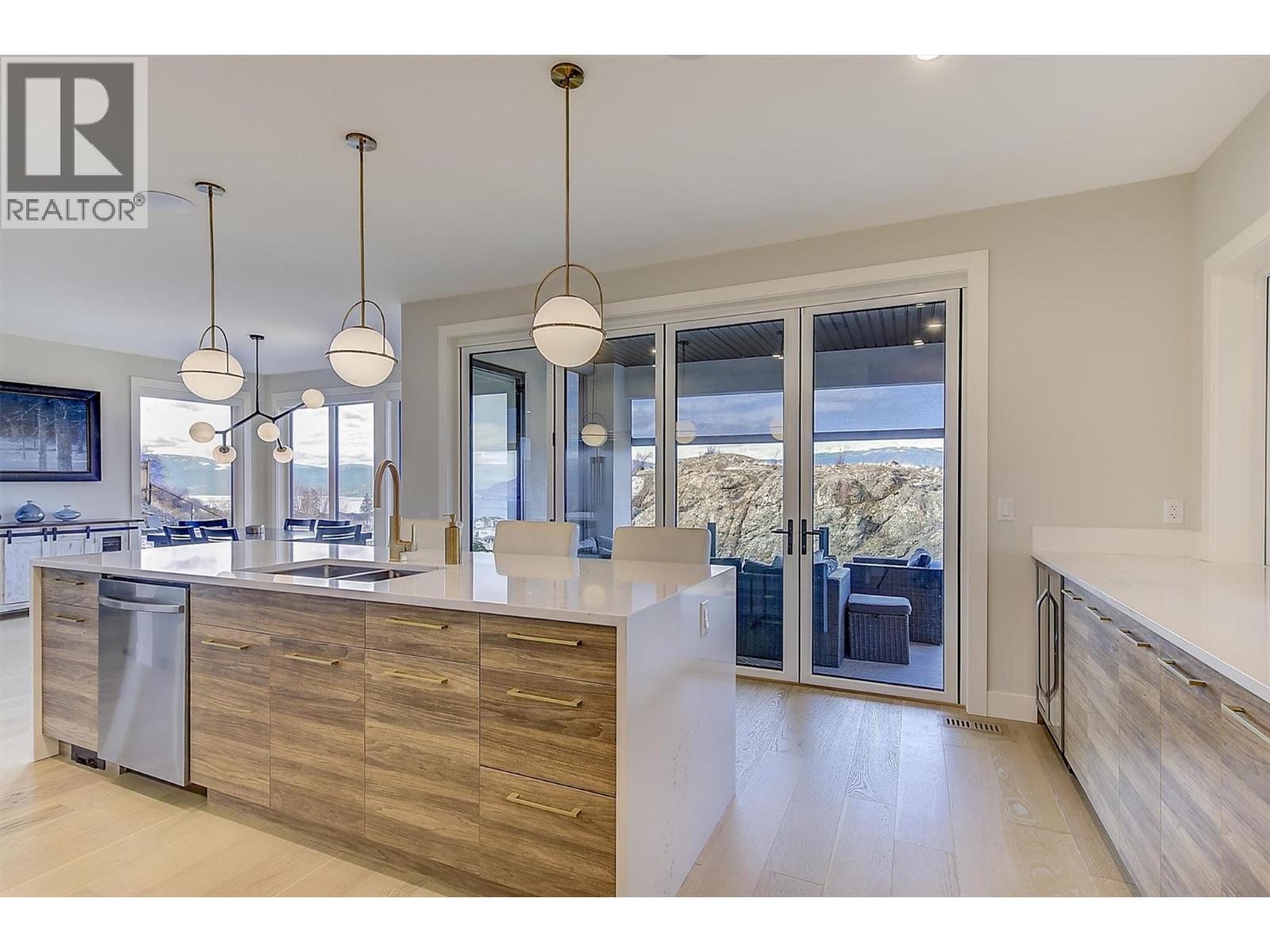 5442 Upper Mission Drive, Kelowna, British Columbia  V1W 0B1 - Photo 17 - 10376616