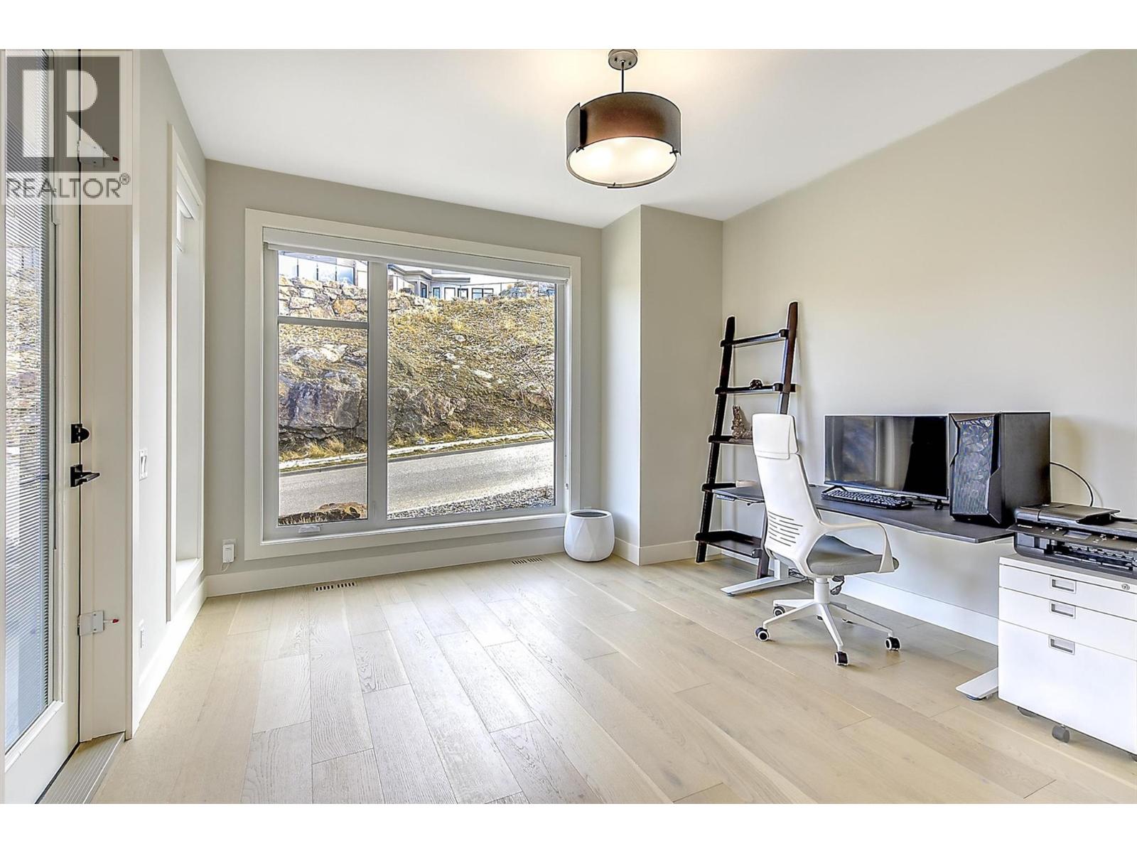 5442 Upper Mission Drive, Kelowna, British Columbia  V1W 0B1 - Photo 34 - 10376616