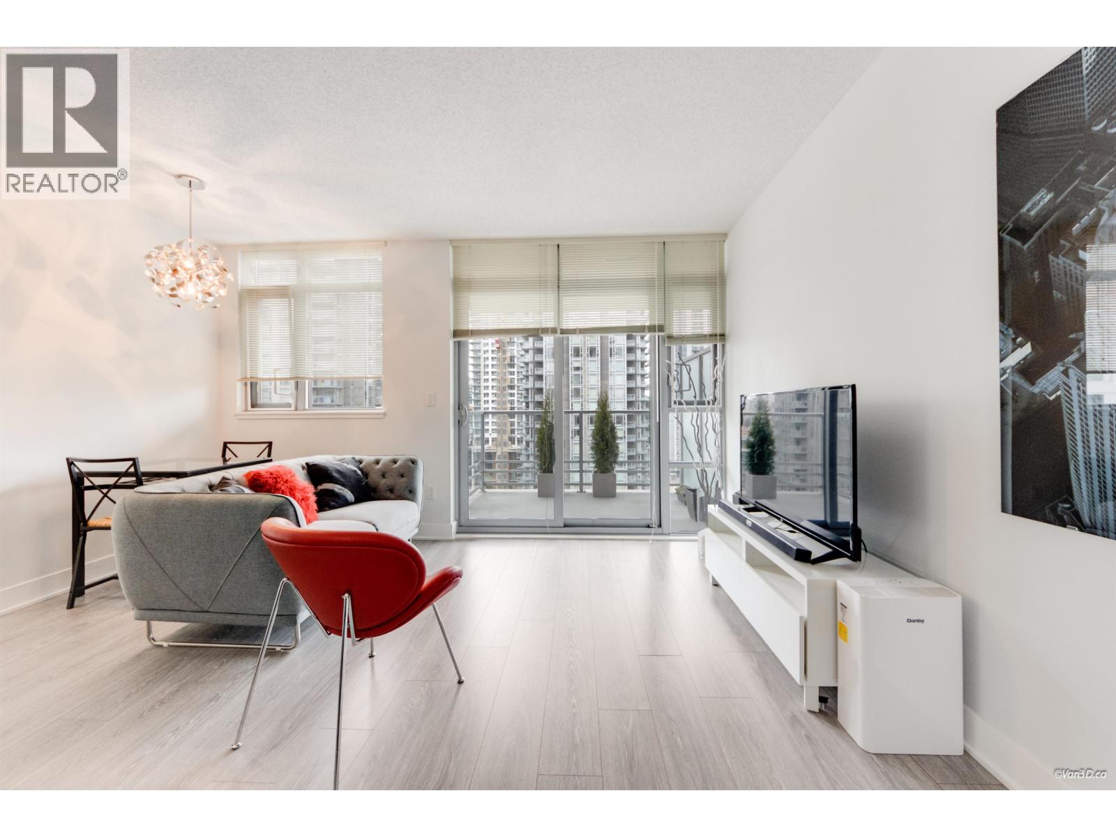 1807 1155 The High Street, Coquitlam, British Columbia  V3B 7W4 - Photo 3 - R3115344