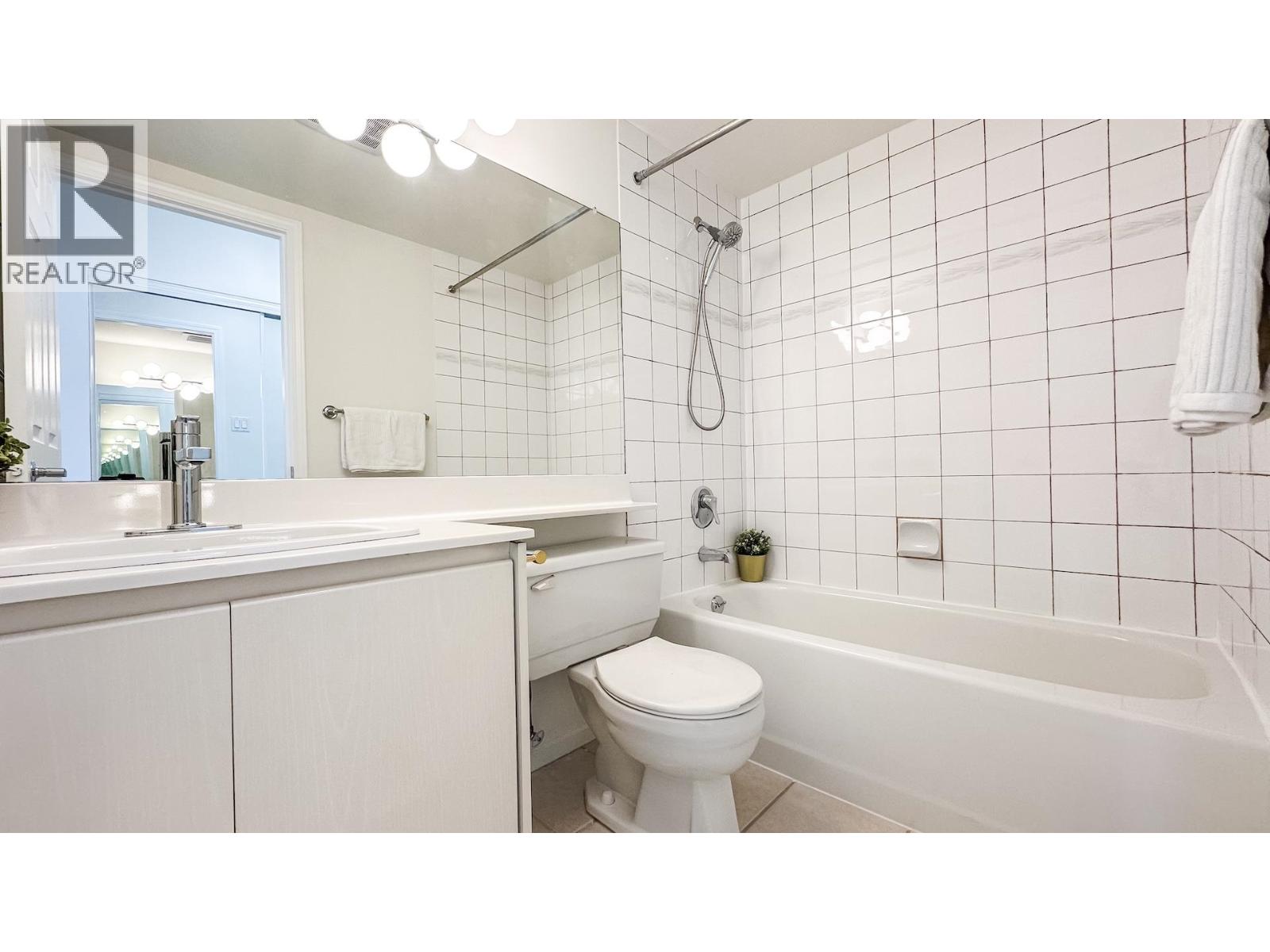 803 8248 Lansdowne Road, Richmond, British Columbia  V6X 3Y9 - Photo 12 - R3115357