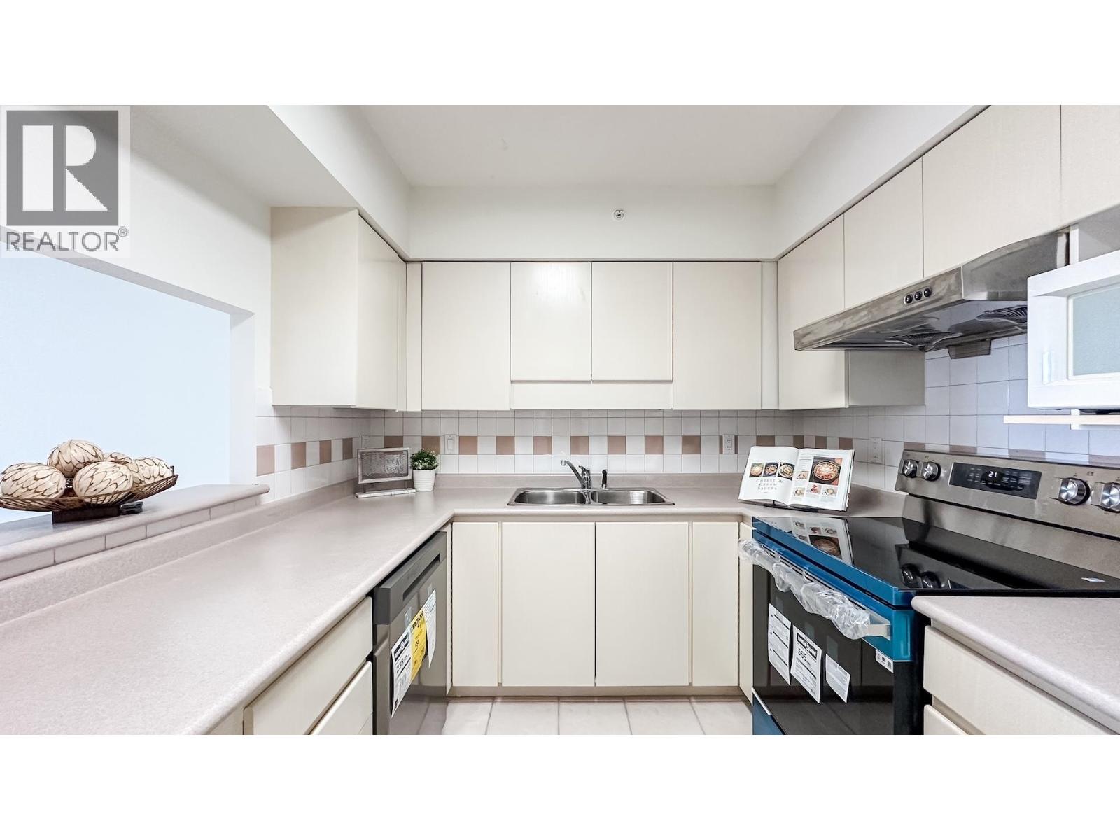 803 8248 Lansdowne Road, Richmond, British Columbia  V6X 3Y9 - Photo 6 - R3115357