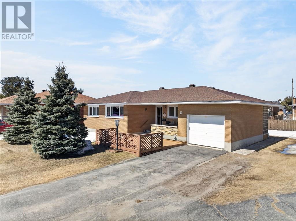 9 Spruce Street, Capreol, Ontario  P0M 1H0 - Photo 2 - 2127246