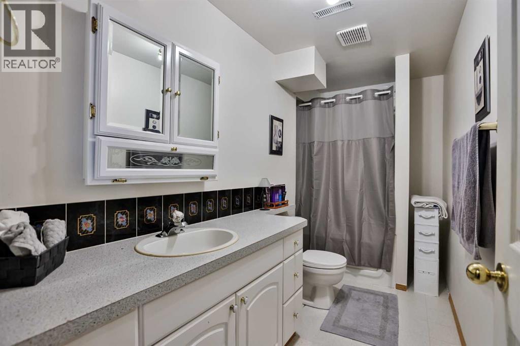 105 Aspen Way, Vulcan, Alberta  T0L 2B0 - Photo 21 - A2279104