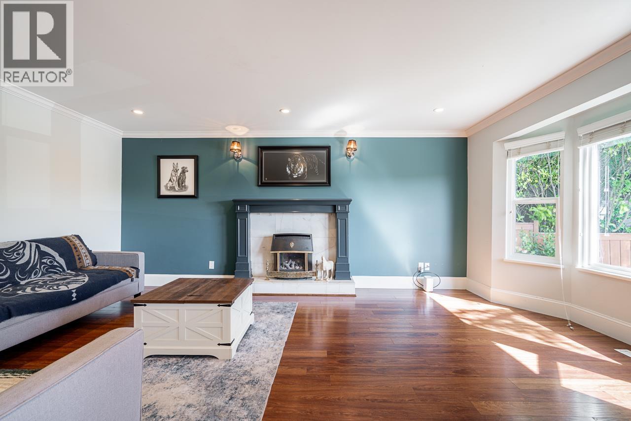 3933 Toronto Street, Port Coquitlam, British Columbia  V3B 6M4 - Photo 4 - R3115324