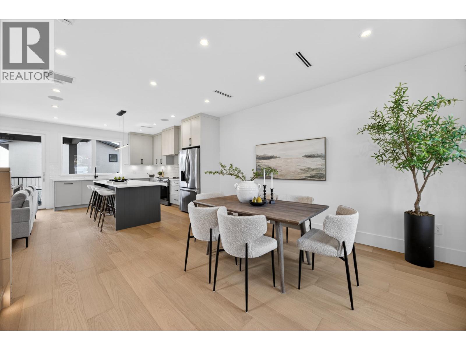 1150 Charland Avenue, Coquitlam, British Columbia  V3K 3L1 - Photo 4 - R3115345